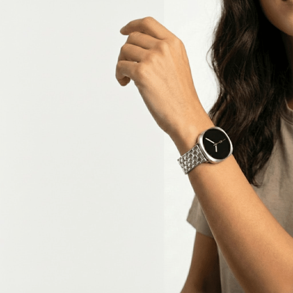 רצועה לשעון סמסונג גלקסי ווטש 8 ברזל בסגנון פלורנס בצבע כסף